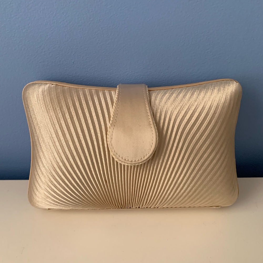 Vintage Cream Champagne 1980s Clutch Purse